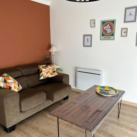 Apartamento Les Plantades Aveyronnaises Saint-Georges-de-Luzençon Exterior foto